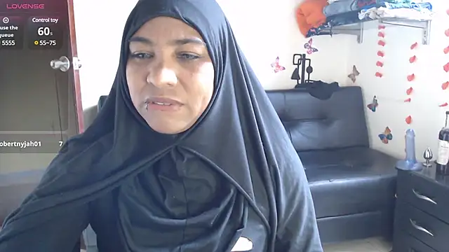 Snapshot of Aaliyah_brown chatting on February 17, 2025, 1:55 pm Aaliyah brown online show from February 17, 2025, 1:55 pm