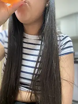 Snapshot of Salome_golvert chatting on November 5, 2025, 10:02 pm Salome golvert online show from November 5, 2025, 10:02 pm