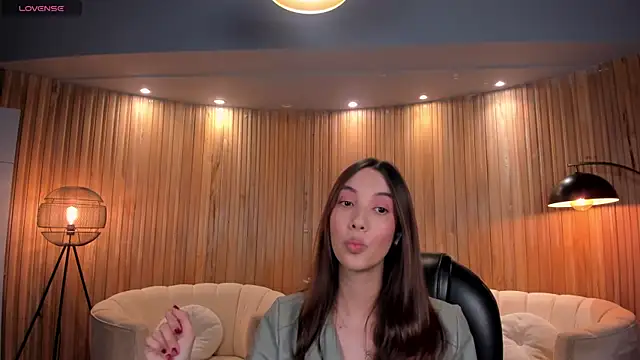 Snapshot of AnaisNin chatting on October 15, 2025, 4:44 am AnaisNin online show from October 15, 2025, 4:44 am