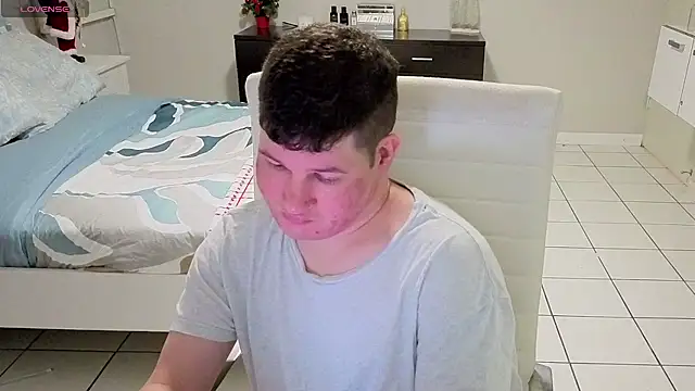 Snapshot of Lorenzo_hernandez chatting on December 4, 2025, 8:52 pm Lorenzo hernandez online show from December 4, 2025, 8:52 pm