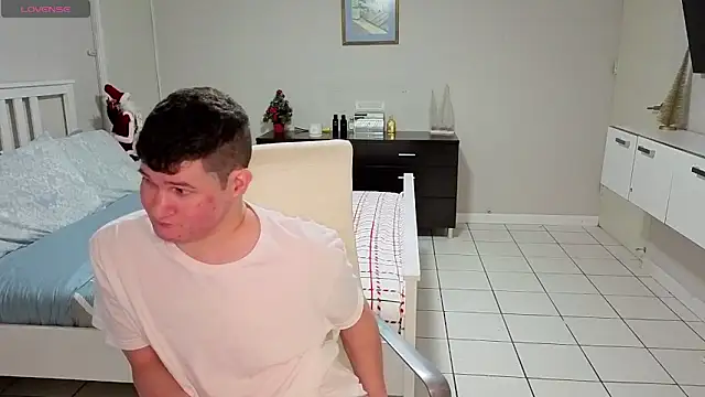 Snapshot of Lorenzo_hernandez chatting on December 3, 2025, 5:45 pm Lorenzo hernandez online show from December 3, 2025, 5:45 pm