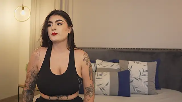 Snapshot of IrisBaker chatting on February 14, 2026, 10:54 pm IrisBaker online show from February 14, 2026, 10:54 pm