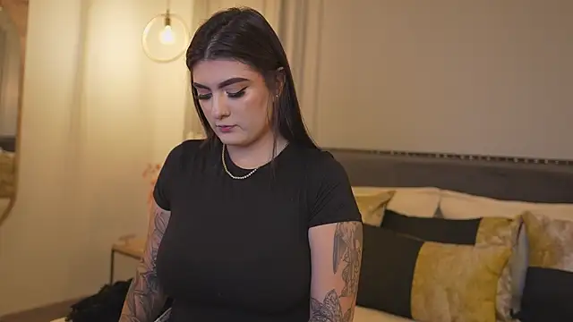 Snapshot of IrisBaker chatting on March 2, 2026, 10:06 pm IrisBaker online show from March 2, 2026, 10:06 pm