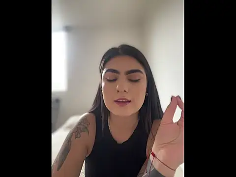 Snapshot of IrisBaker chatting on March 8, 2026, 7:39 pm IrisBaker online show from March 8, 2026, 7:39 pm