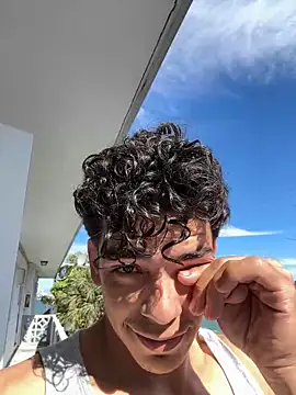 Snapshot of MrDareLover chatting on March 21, 2025, 8:29 pm MrDareLover online show from March 21, 2025, 8:29 pm