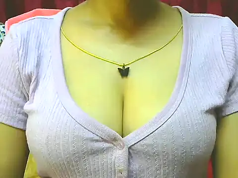 Snapshot of ishmita99 chatting on September 9, 2025, 4:05 pm ishmita99 online show from September 9, 2025, 4:05 pm