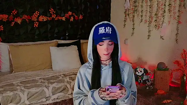 Snapshot of Finibondi chatting on November 5, 2025, 6:38 am Finibondi online show from November 5, 2025, 6:38 am