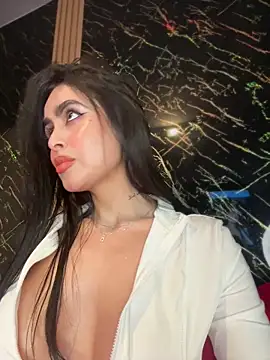 Alexandra duque online show from May 2, 2026, 8:25 pm