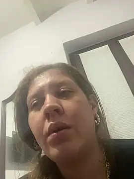 andreinitahg online show from January 7, 2025, 7:28 pm