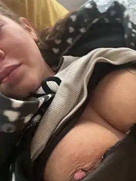 andreinitahg online show from January 3, 2025, 1:35 pm