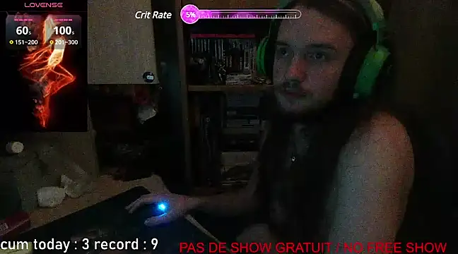 nicolasdumand21 online show from December 9, 2024, 7:29 pm