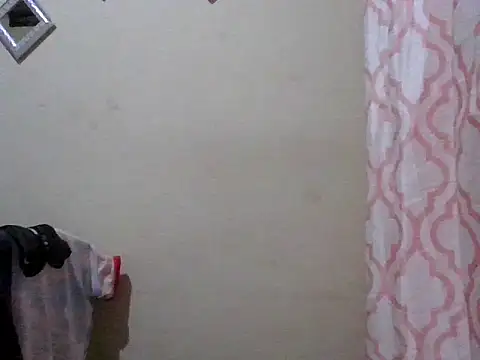 Snapshot of Pineda-301193 chatting on October 30, 2025, 12:36 pm Pineda-301193 online show from October 30, 2025, 12:36 pm