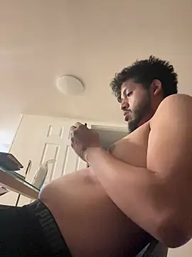 casadoscuriosos97 online show from December 18, 2024, 1:02 pm