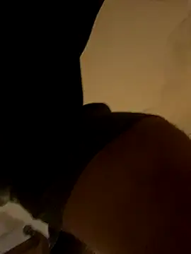 Snapshot of FumesClouds chatting on November 8, 2025, 9:18 pm FumesClouds online show from November 8, 2025, 9:18 pm