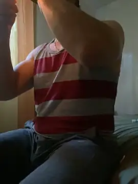 Snapshot of FumesClouds chatting on November 16, 2025, 11:41 pm FumesClouds online show from November 16, 2025, 11:41 pm