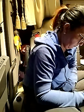 cuplubijoanna online show from February 18, 2026, 8:27 pm