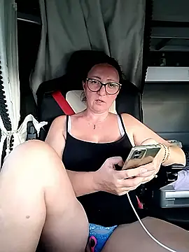 cuplubijoanna online show from October 30, 2025, 2:04 pm