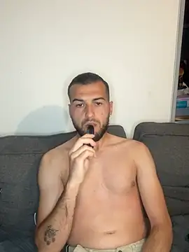 lucasb17 online show from May 5, 2026, 11:24 am