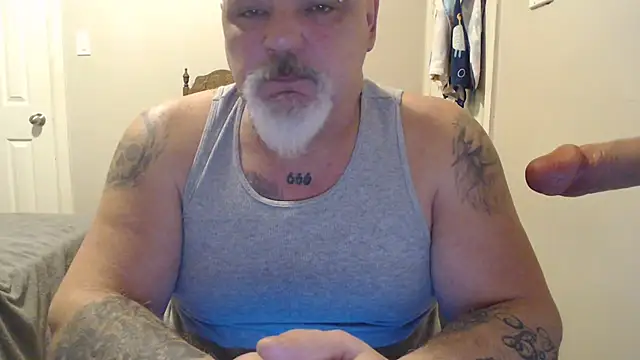 Snapshot of Newfiesausage1972 chatting on February 25, 2025, 6:12 pm Newfiesausage1972 online show from February 25, 2025, 6:12 pm