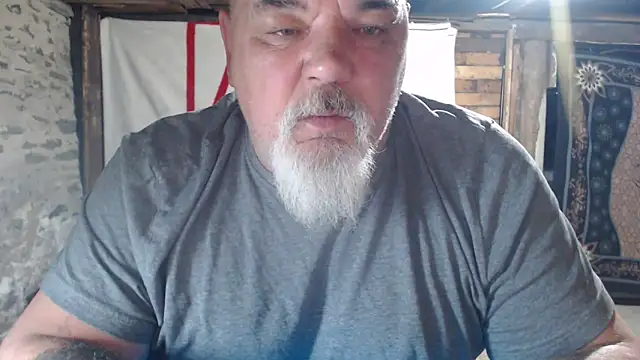 Newfiesausage1972 online show from April 26, 2026, 8:55 am