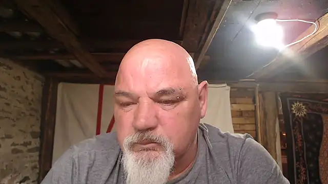 Newfiesausage1972 online show from April 30, 2026, 10:36 pm