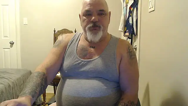 Snapshot of Newfiesausage1972 chatting on March 8, 2025, 11:05 am Newfiesausage1972 online show from March 8, 2025, 11:05 am