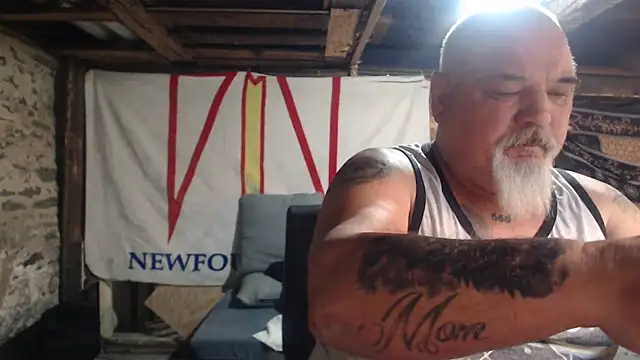 Snapshot of Newfiesausage1972 chatting on March 18, 2026, 9:34 am Newfiesausage1972 online show from March 18, 2026, 9:34 am