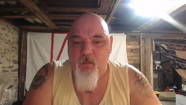 Snapshot of Newfiesausage1972 chatting on March 19, 2026, 11:27 pm Newfiesausage1972 online show from March 19, 2026, 11:27 pm