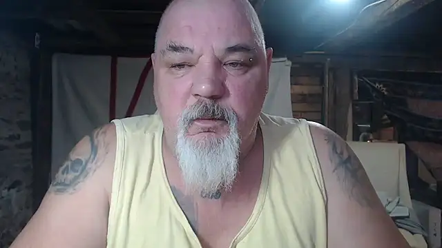 Snapshot of Newfiesausage1972 chatting on March 6, 2026, 12:22 pm Newfiesausage1972 online show from March 6, 2026, 12:22 pm