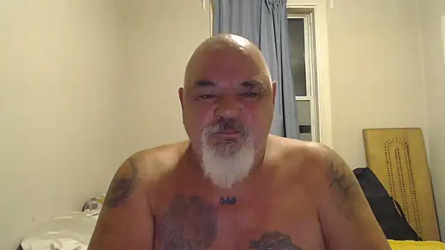 Snapshot of Newfiesausage1972 chatting on September 17, 2025, 9:33 am Newfiesausage1972 online show from September 17, 2025, 9:33 am
