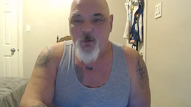 Snapshot of Newfiesausage1972 chatting on March 4, 2025, 8:38 pm Newfiesausage1972 online show from March 4, 2025, 8:38 pm