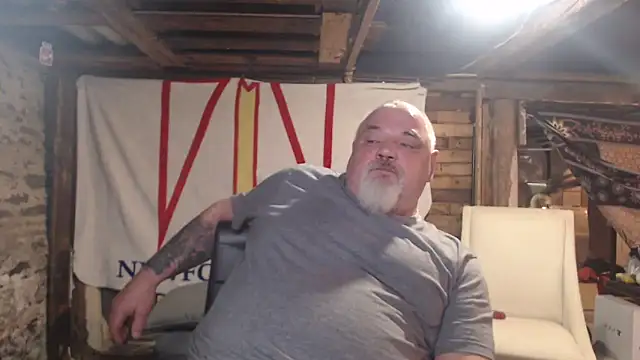 Snapshot of Newfiesausage1972 chatting on February 10, 2026, 1:21 pm Newfiesausage1972 online show from February 10, 2026, 1:21 pm