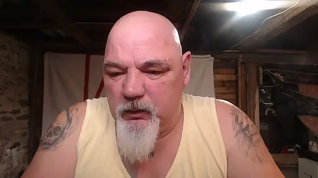 Snapshot of Newfiesausage1972 chatting on March 18, 2026, 9:48 pm Newfiesausage1972 online show from March 18, 2026, 9:48 pm