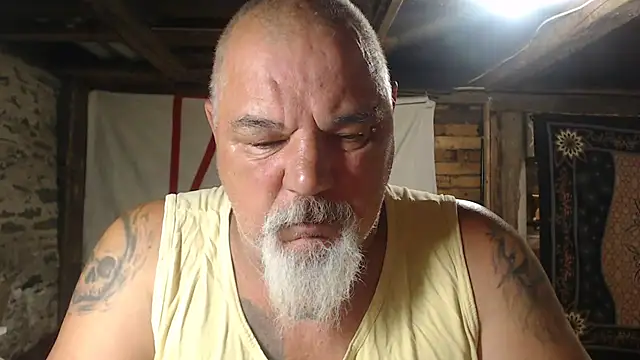 Newfiesausage1972 online show from June 23, 2026, 8:01 am