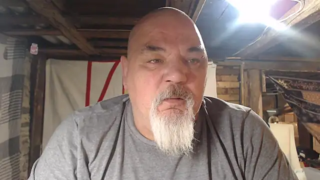 Snapshot of Newfiesausage1972 chatting on February 27, 2026, 10:15 am Newfiesausage1972 online show from February 27, 2026, 10:15 am