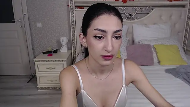 Lina Robbins online show from November 10, 2025, 11:21 pm