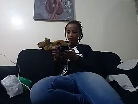 Snapshot of hoely_grail01 chatting on November 6, 2025, 6:12 pm hoely grail01 online show from November 6, 2025, 6:12 pm