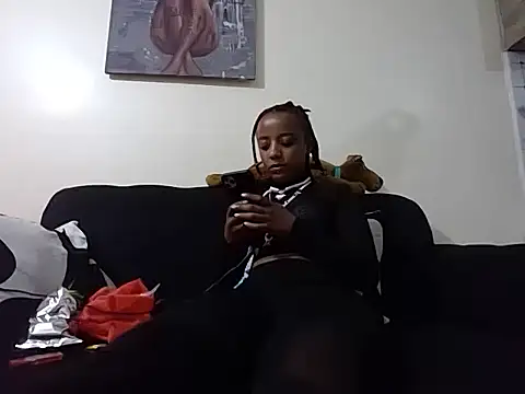 Snapshot of hoely_grail01 chatting on October 13, 2025, 4:52 pm hoely grail01 online show from October 13, 2025, 4:52 pm