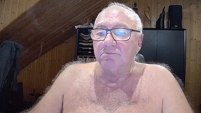 Snapshot of biggandybig chatting on November 13, 2025, 11:52 pm biggandybig online show from November 13, 2025, 11:52 pm