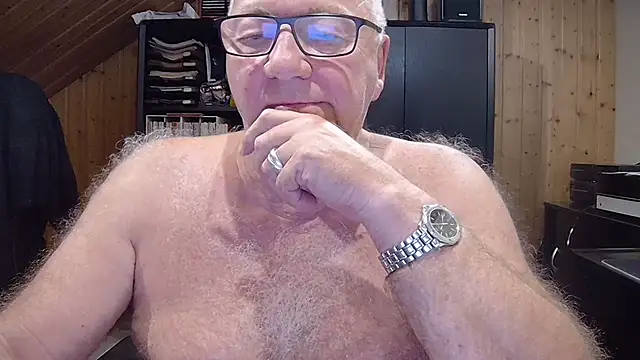 Snapshot of biggandybig chatting on October 23, 2025, 9:24 pm biggandybig online show from October 23, 2025, 9:24 pm