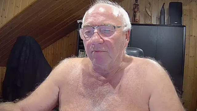 Snapshot of biggandybig chatting on October 11, 2025, 11:28 pm biggandybig online show from October 11, 2025, 11:28 pm