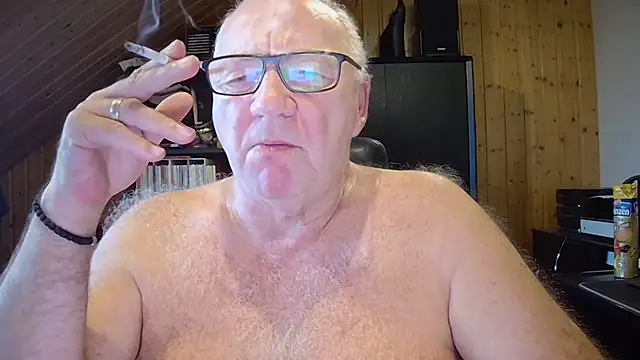 Snapshot of biggandybig chatting on November 10, 2025, 7:46 am biggandybig online show from November 10, 2025, 7:46 am