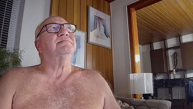 Snapshot of biggandybig chatting on November 11, 2025, 8:03 pm biggandybig online show from November 11, 2025, 8:03 pm