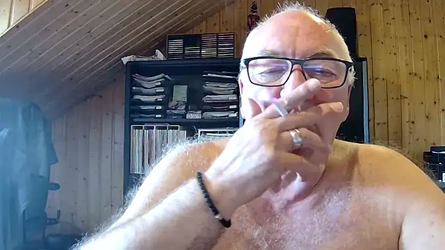 biggandybig online show from April 24, 2026, 9:44 am