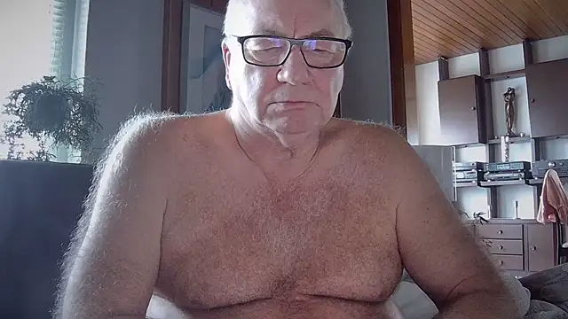 Snapshot of biggandybig chatting on November 17, 2025, 9:35 am biggandybig online show from November 17, 2025, 9:35 am