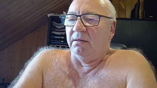 Snapshot of biggandybig chatting on November 14, 2025, 11:58 am biggandybig online show from November 14, 2025, 11:58 am