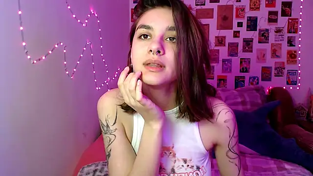 Snapshot of Celine_Dionn chatting on February 13, 2025, 1:15 pm Celine Dionn online show from February 13, 2025, 1:15 pm