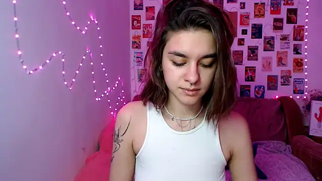 Snapshot of Celine_Dionn chatting on December 3, 2024, 9:06 am Celine Dionn online show from December 3, 2024, 9:06 am