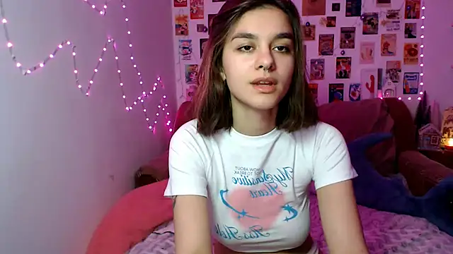 Snapshot of Celine_Dionn chatting on December 8, 2024, 1:58 pm Celine Dionn online show from December 8, 2024, 1:58 pm