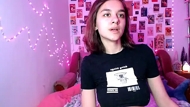 Snapshot of Celine_Dionn chatting on December 13, 2024, 5:43 pm Celine Dionn online show from December 13, 2024, 5:43 pm